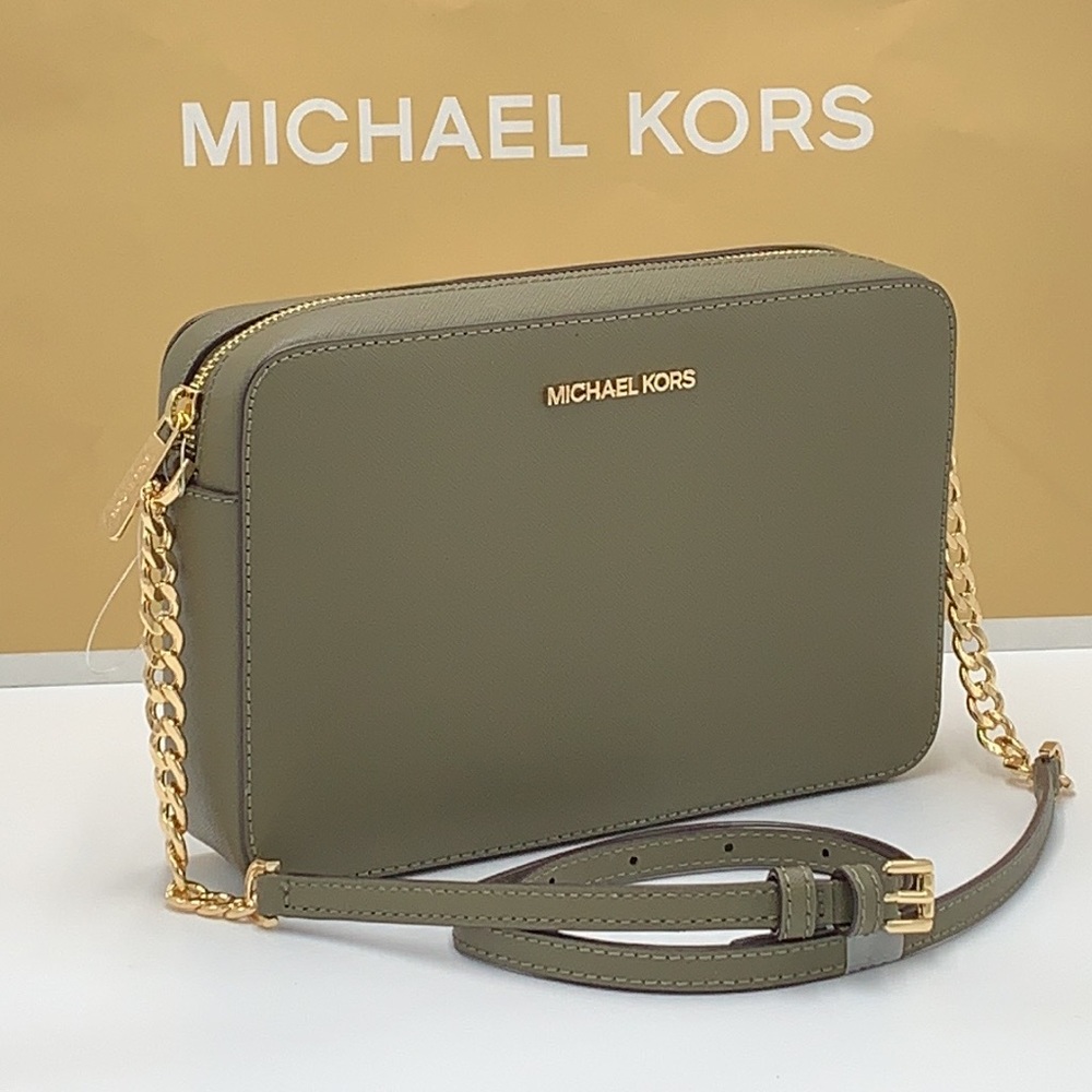 Michael Kors Jet Set Item Large East West Zip Crossbody Leather Olive
NWT - Picture 6 of 16